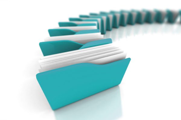 fila de pastas de documentos representando uma lista mestra